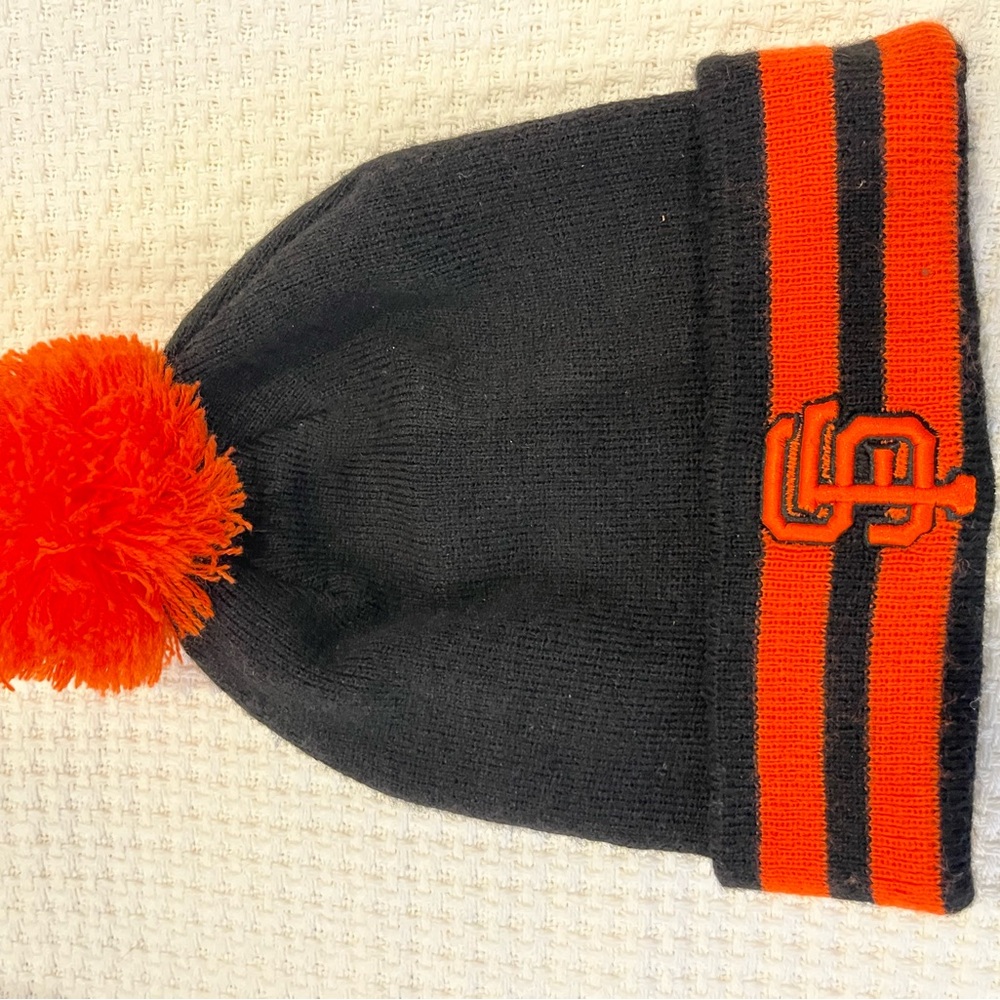 SF Giants Black and Orange Pom-Pom Beanie